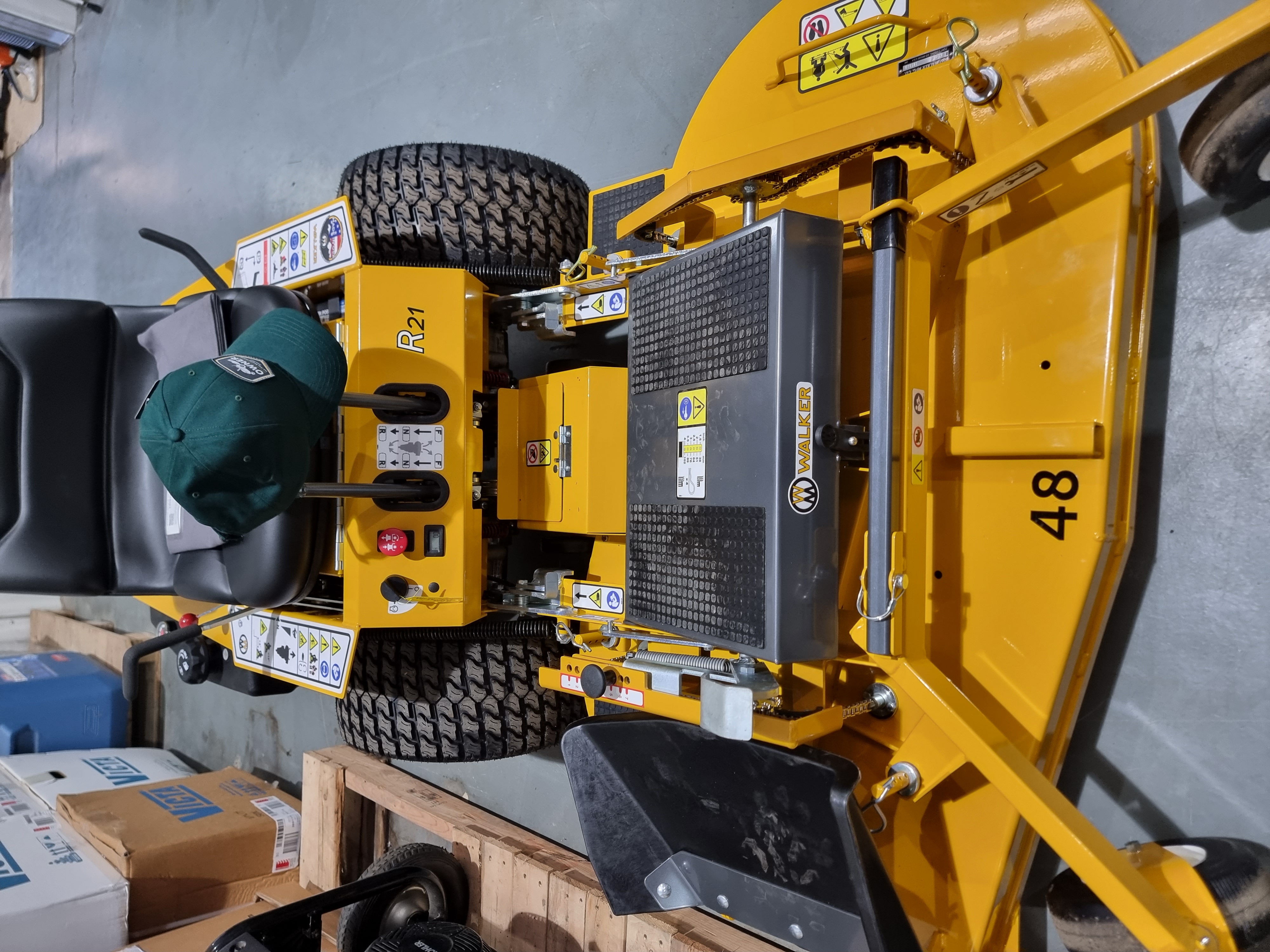 MR22-48 Model R, 22HP Kohler